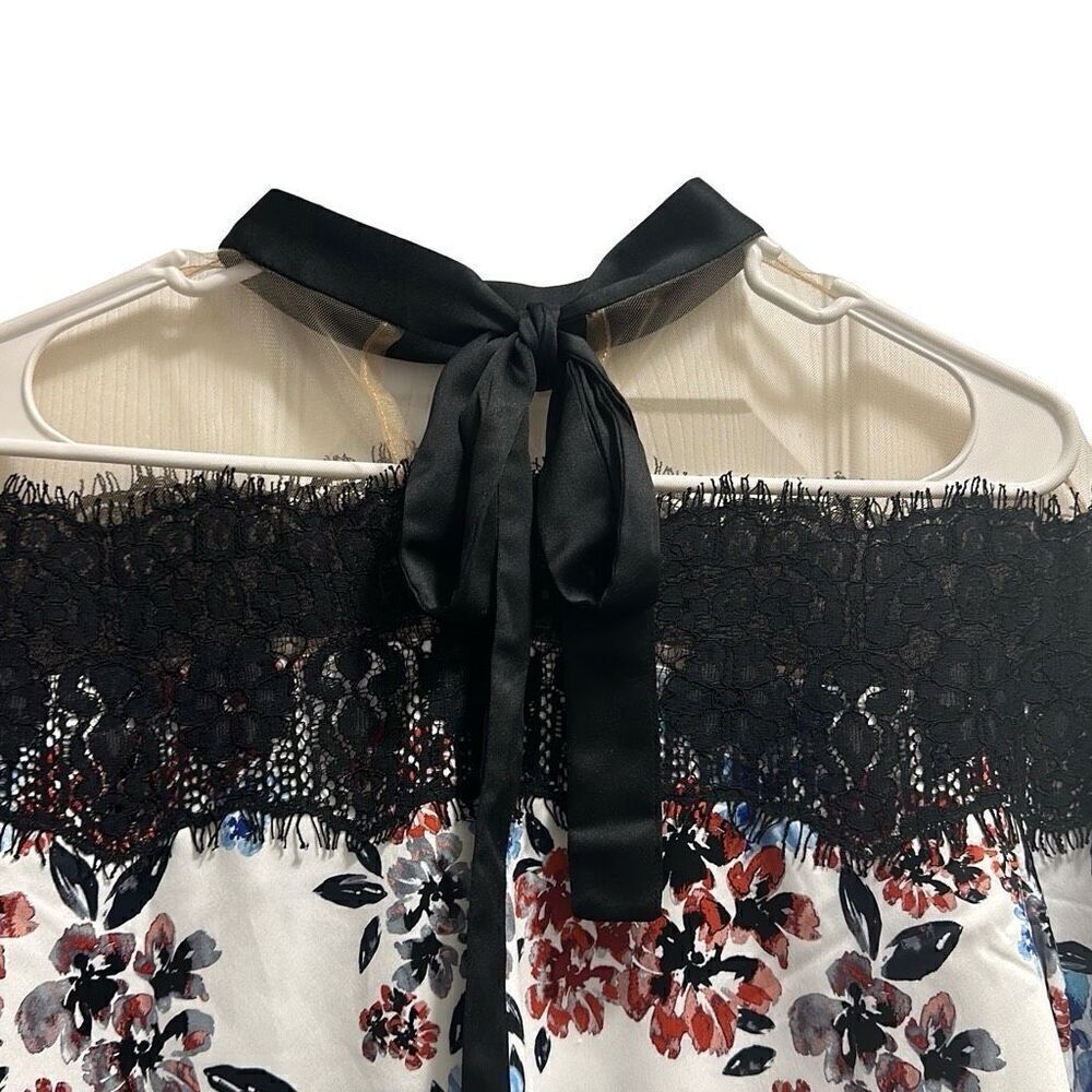 Women’s NBD Revolve White Floral Black Lace Blouse Sz:S - Picture 4 of 5